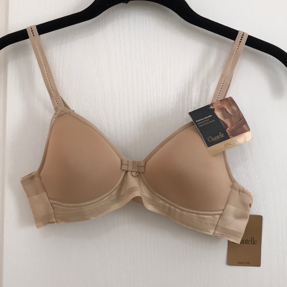 Tan Chantelle spacer bra, size 32A - NWT